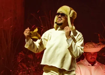 Bad Bunny marca un hito en 2025 al llevar la música urbana a sus raíces caribeñas