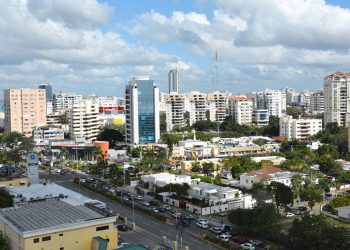 Economista advierte desaceleración económica y llama a un relanzamiento urgente del crecimiento nacional