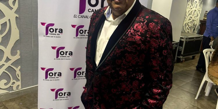 Francisco Antonio Reynoso Sobresale con su Interpretación en el Festival de la Voz