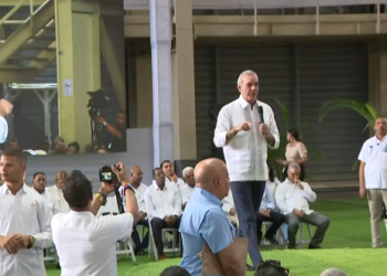 Gobierno entrega 1,305 títulos de propiedad en Los Alcarrizos y garantiza seguridad jurídica a cientos de familias