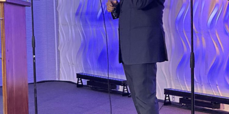 Manuel Sanabia Impresiona con su Actuación en el Festival de la Voz