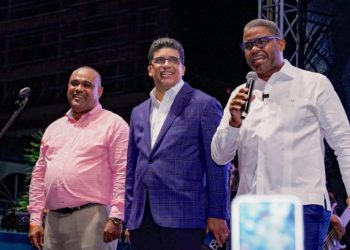 Santo Domingo Este da la bienvenida a la Navidad con la apertura del Parque de las Luces 2025
