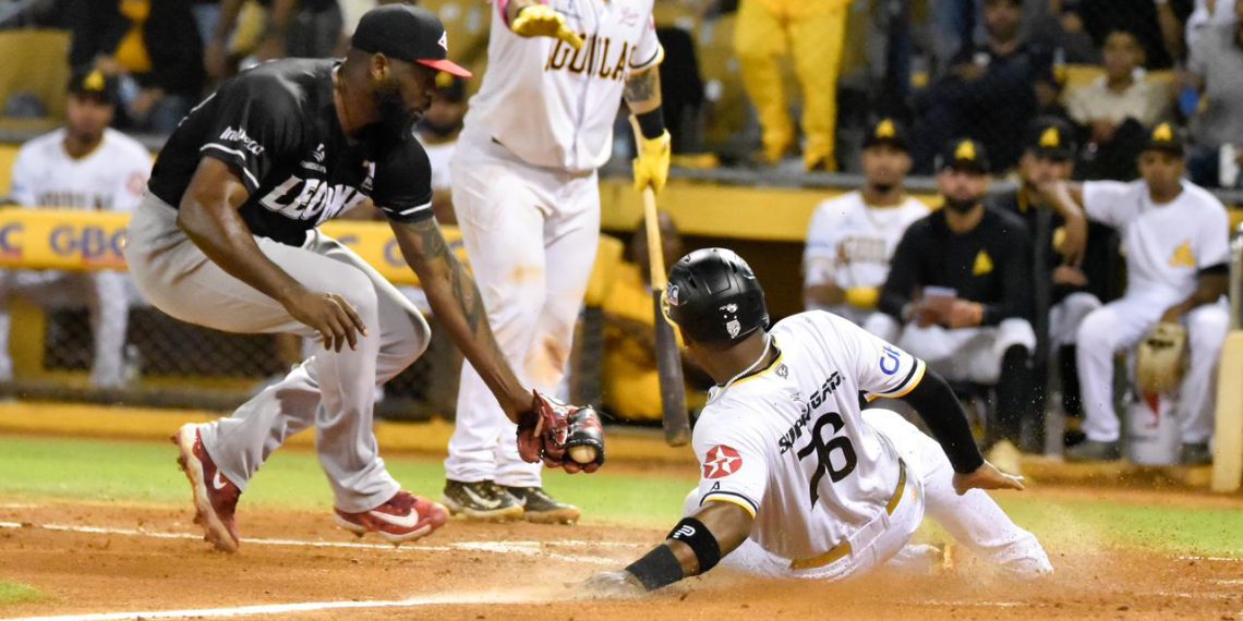 Águilas Cibaeñas consolidan liderazgo tras vencer 4-1 a los Leones y alcanzar 25 triunfos