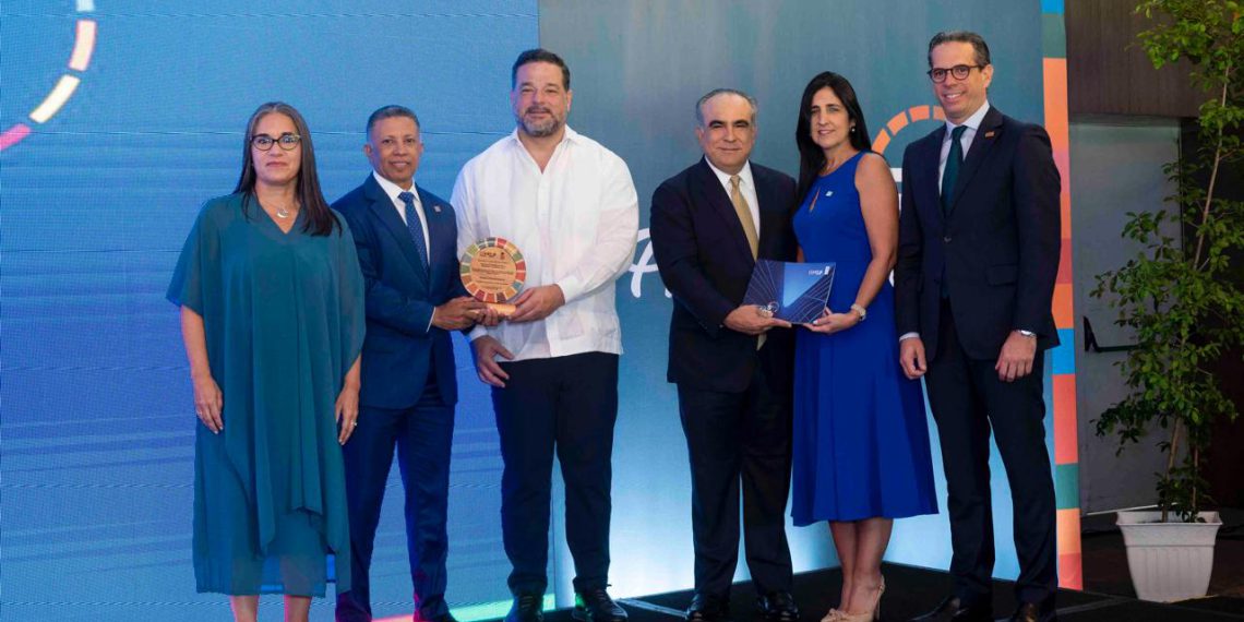 BANRESERVAS RECIBE RECONOCIMIENTO NACIONAL POR SU PROGRAMA “FOMENTA PYMES”, DESTACADO COMO MODELO DE NEGOCIO