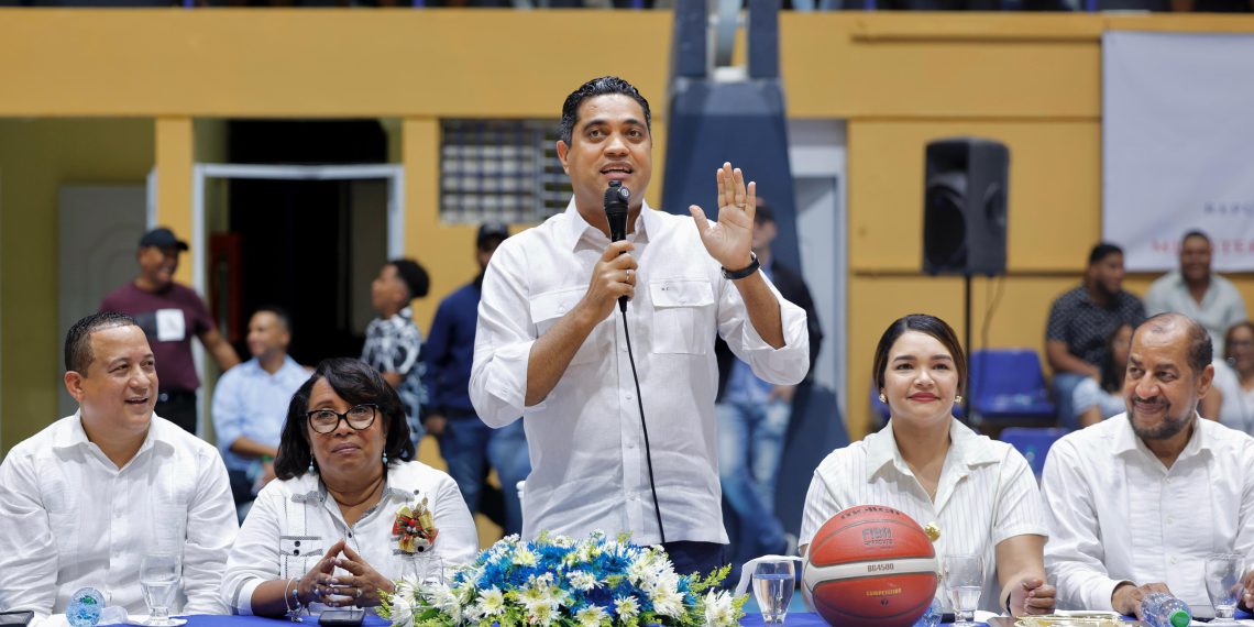 Deportes entrega polideportivo rehabilitado en Barahona y respalda torneo superior de baloncesto