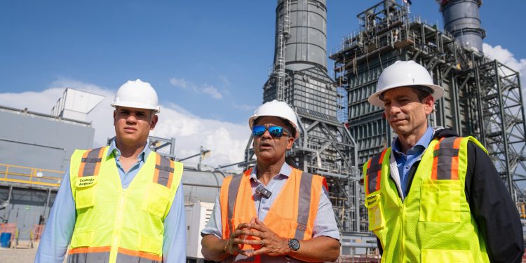 Nueva central eléctrica en Manzanillo se integrará al SENI en 2026 con más de 400 MW