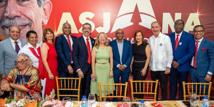 Asjana David presenta ejes prioritarios de su gestión en la UASD durante encuentro navideño “Llegó la Hora”