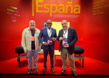 Francisco Tavárez presenta en la FIL de Guadalajara su obra “La conjura haitiana y la maldición dominicana”
