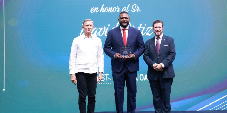 David Ortiz recibe el Humanitarian Award 2025 en reconocimiento a su labor a favor de la niñez vulnerable