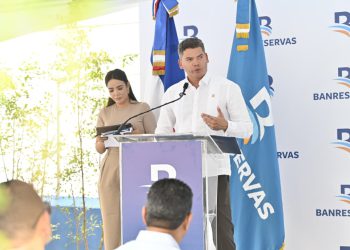 Banreservas entrega renovada cancha mixta en Villa Consuelo y fortalece el deporte comunitario
