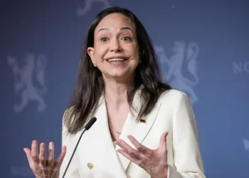Líder opositora venezolana recibe atención médica en Europa tras salida del país