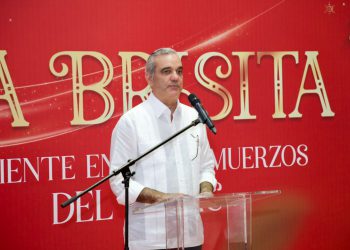 Presidente Abinader resalta avances de su gestión y reafirma cercanía con las comunidades durante almuerzos navideños