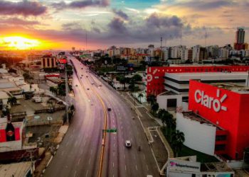 Claro informa interrupciones en su red por dos incidencias simultáneas en fibra óptica