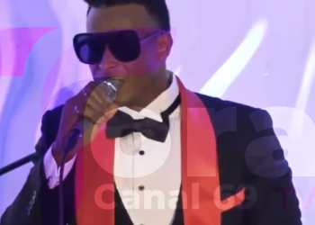 Víctor Manuel Aporta Emoción y Talento al Escenario del Festival de la Voz