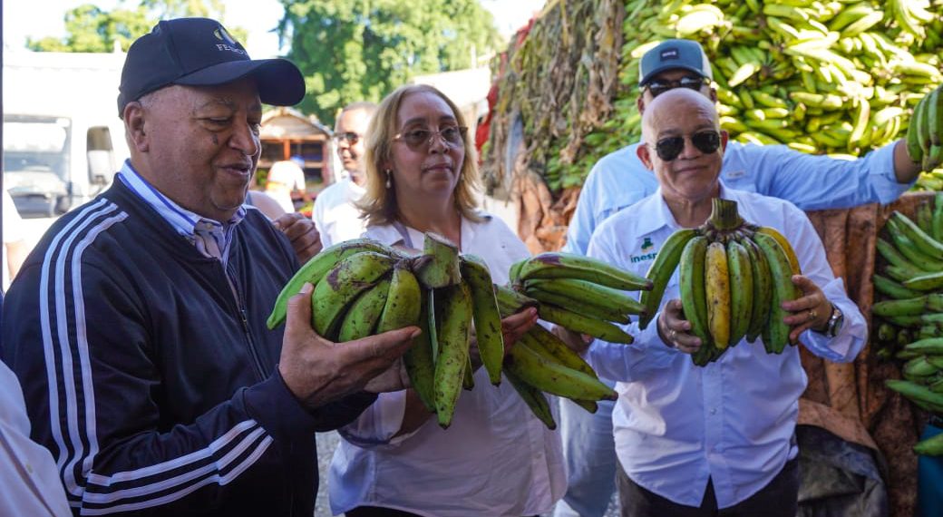 Inespre lleva sus ofertas del Programa Grandes Ferias de Productores a residentes de San Cristóbal