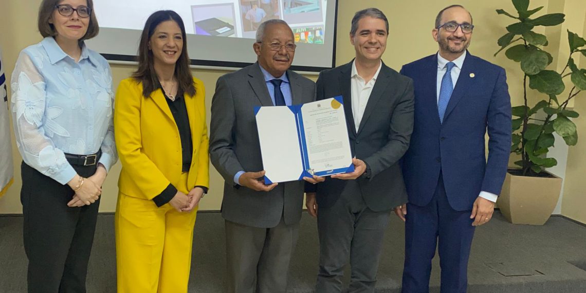 ONAPI ENTREGA CUATRO PATENTES A INNOVADORES DOMINICANOS PARA IMPULSAR EL DESARROLLO SOSTENIBLE