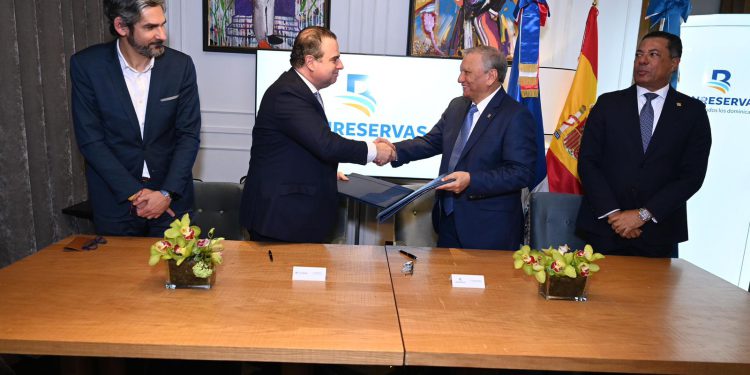 BANRESERVAS Y CAIXABANK RENUEVAN ACUERDO CLAVE PARA EL ENVÍO DE REMESAS DESDE ESPAÑA A RD
