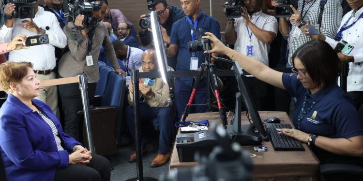 JCE anuncia verificación rigurosa del registro civil durante renovación de la cédula