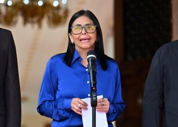 Delcy Rodríguez habría pactado con EE. UU. la salida de Maduro antes de su captura