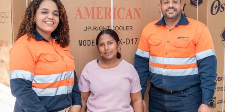 Familias reciben capital semilla de Barrick para emprender negocios propios