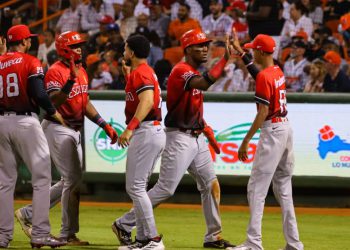 LOS LEONES VUELVEN A RUGIR Y DOMINAN 2-0 LA FINAL ANTE LOS TOROS DEL ESTE
