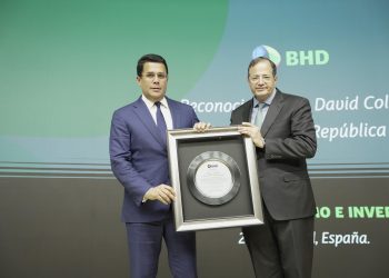 BHD reconoce en FITUR labor de ministro David Collado en favor del turismo.