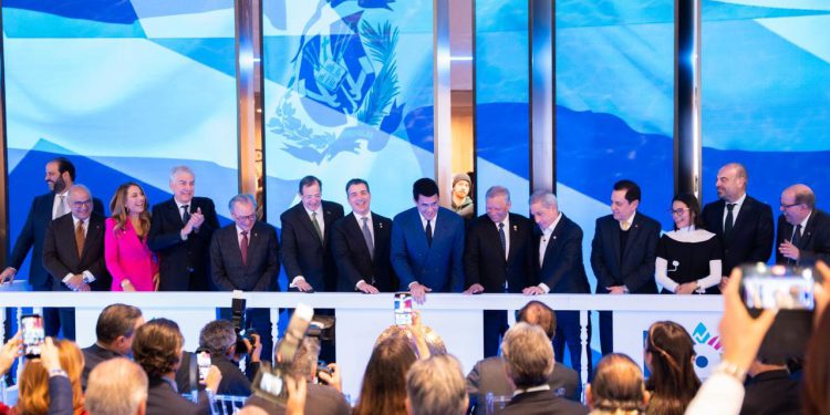 Ministro Collado inaugura stand dominicano en FITUR 2026, donde RD vuelve a brillar.