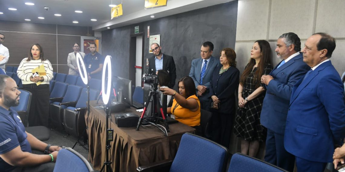 JCE entregará primera cédula de identidad y electoral al presidente Luis Abinader Corona este lunes