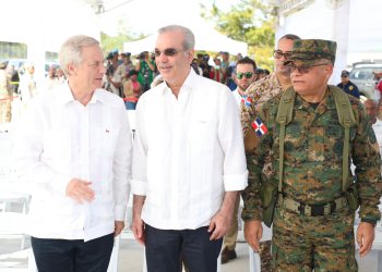 Ministro de Defensa presenta avances de la Verja Perimetral Inteligente al presidente Abinader y al presidente electo de Chile, José Antonio Kast