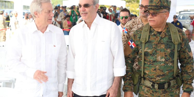 Ministro de Defensa presenta avances de la Verja Perimetral Inteligente al presidente Abinader y al presidente electo de Chile, José Antonio Kast