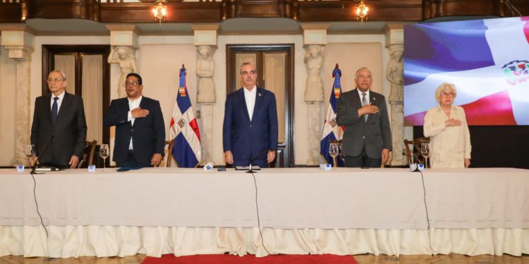 Presidente Abinader aprueba reglamento de aplicación de la Ley 47-25 de Contrataciones Públicas