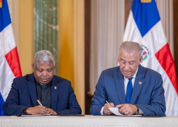 Presidencia de la República fortalece el desarrollo del sur profundo con acuerdo para financiar 300 becas universitarias.