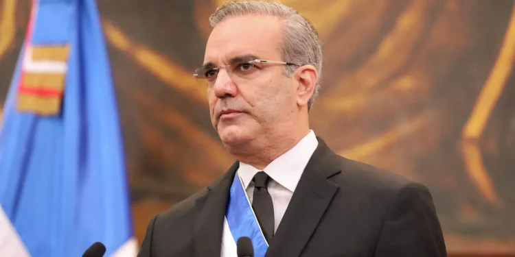 El presidente Luis Abinader muestra evolución positiva tras presentar resfriado viral