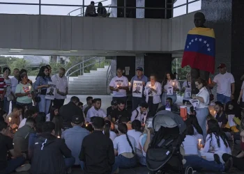 Oposición venezolana insiste en transición democrática en medio de crisis política