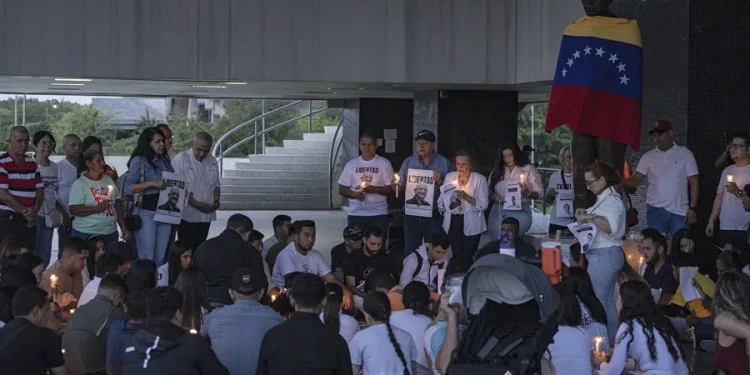 Oposición venezolana insiste en transición democrática en medio de crisis política