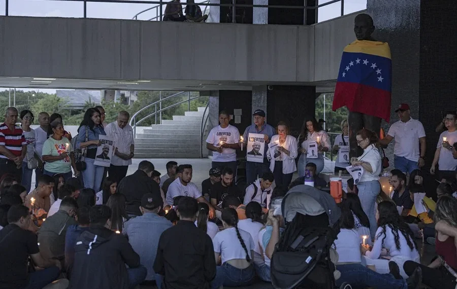 Oposición venezolana insiste en transición democrática en medio de crisis política