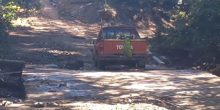 Comunitarios reclaman arreglo de calles agravadas por lluvias en Partido, Dajabón