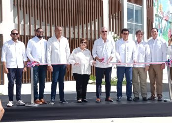 Luis Abinader y Collado inauguran plaza cultural y multiuso en El Seibo con inversión de RD$430 millones