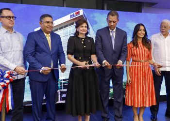 VICEPRESIDENTA RAQUEL PEÑA Y GUIDO GÓMEZ MAZARA INAUGURAN NUEVA SEDE DEL INDOTEL Y CIERRAN 24 AÑOS DE PAGO DE ALQUILER