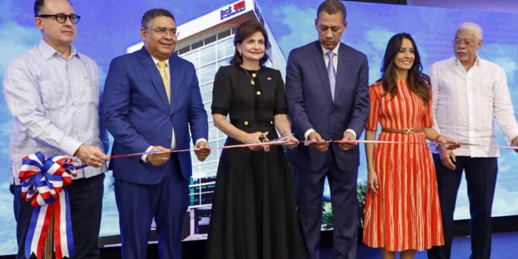 VICEPRESIDENTA RAQUEL PEÑA Y GUIDO GÓMEZ MAZARA INAUGURAN NUEVA SEDE DEL INDOTEL Y CIERRAN 24 AÑOS DE PAGO DE ALQUILER