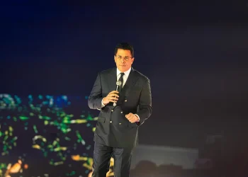 DAVID COLLADO CONFIRMA QUE SEGUIRÁ COMO MINISTRO DE TURISMO DURANTE TODO EL 2026