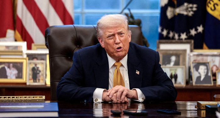 Trump reaviva tensión internacional al insistir en control de Groenlandia y amenazar con aranceles a Europa