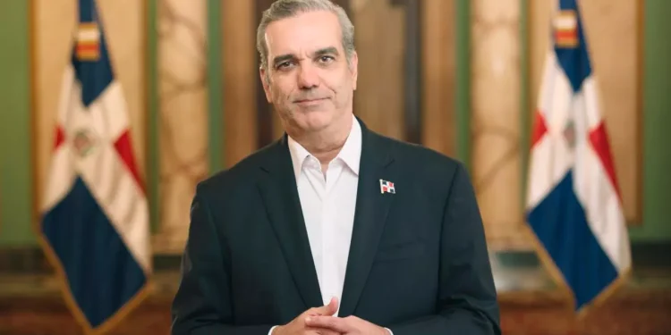PRESIDENTE LUIS ABINADER SE RECUPERA SATISFACTORIAMENTE DE UN RESFRIADO VIRAL