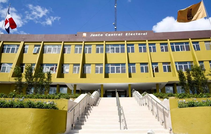 JCE ordena a partidos actualizar y transparentar sus padrones