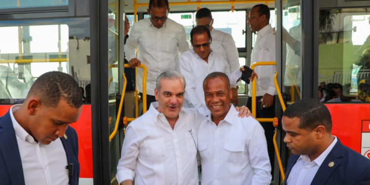 Presidente Luis Abinader pone en marcha el Corredor Independencia y amplía el Sistema Integrado de Transporte