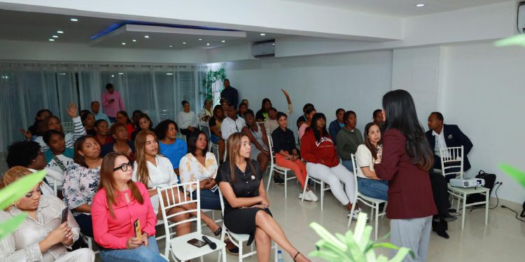 País Posible inicia ciclo de conferencias para fortalecer el liderazgo femenino