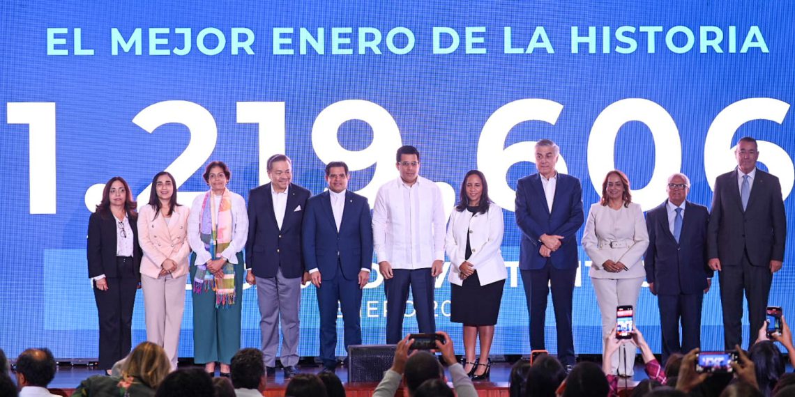 Turismo arranca con buen pie en el 2026 con la llegada de 1,219,606 visitantes en enero.