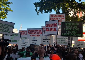 Profesionales Agropecuarios marchan hacia el Palacio Nacional