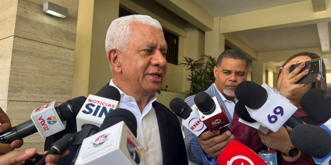 Senador Ricardo de los Santos expresa preocupación por hallazgos de contaminación en la presa de Hatillo