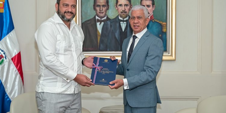Senado de la República recibe del Poder Ejecutivo memorias de los ministerios correspondientes al 2025